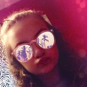 Meet your Posher, Bailey